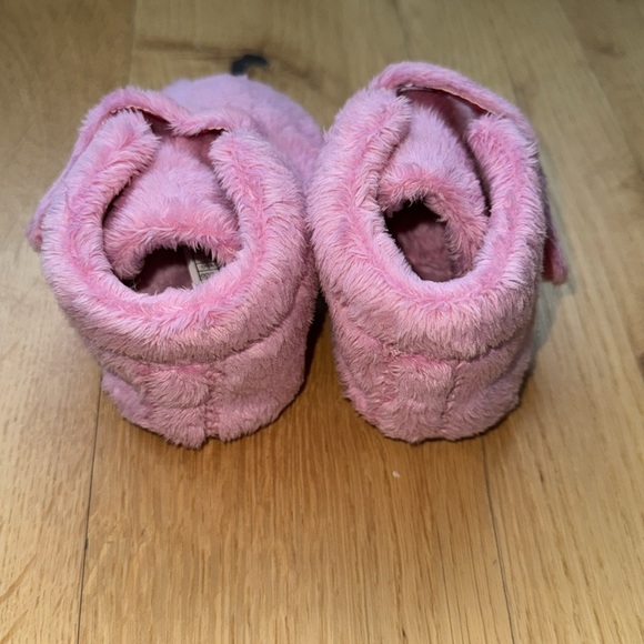 Ugg Baby Bixbee Bootie Crib Shoe - Never Worn - Picture 6 of 7